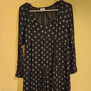 Old Navy black and white tassel babydoll boho patterned swing dress (M)